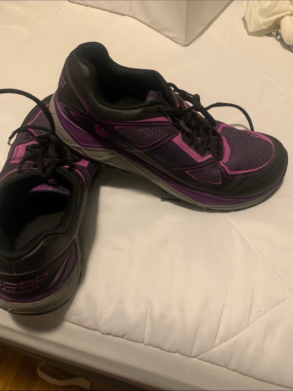 Topo size 9 women’s